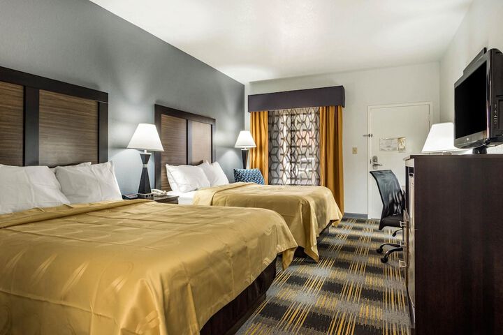 Room 12 of 28