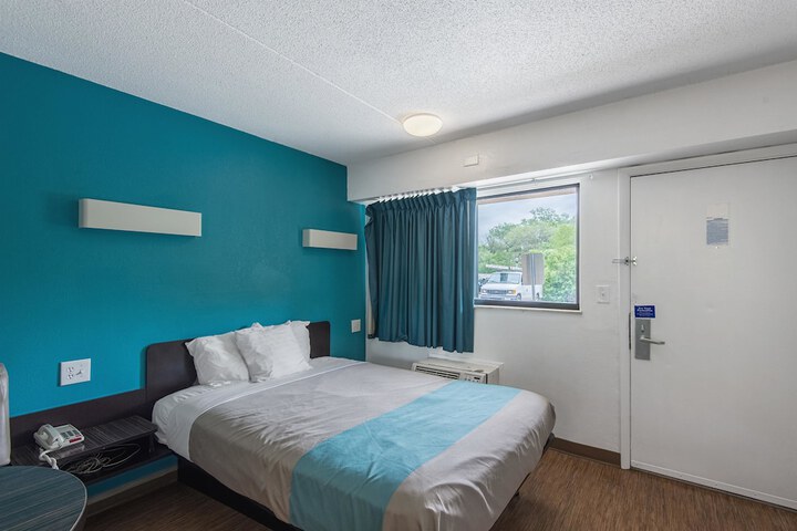 Room 19 of 25