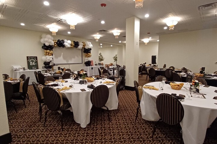 Ballroom/Hall 79 of 86