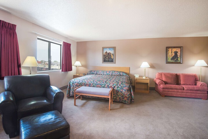 Room 8 of 19