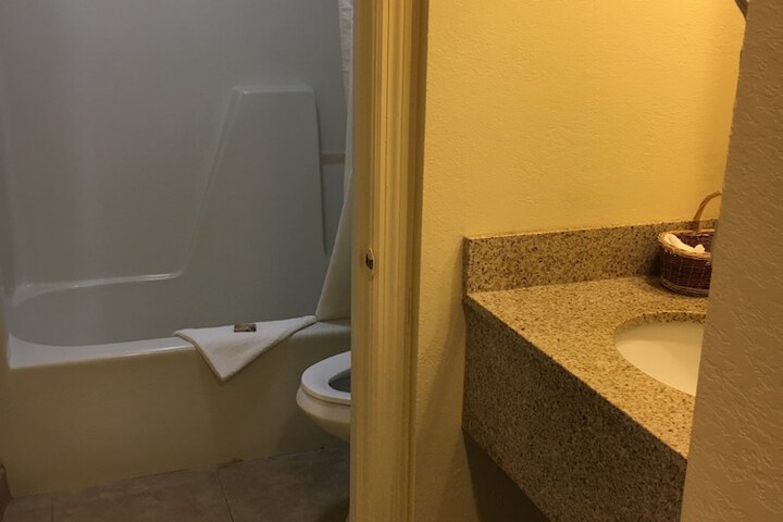 Room 19 of 41