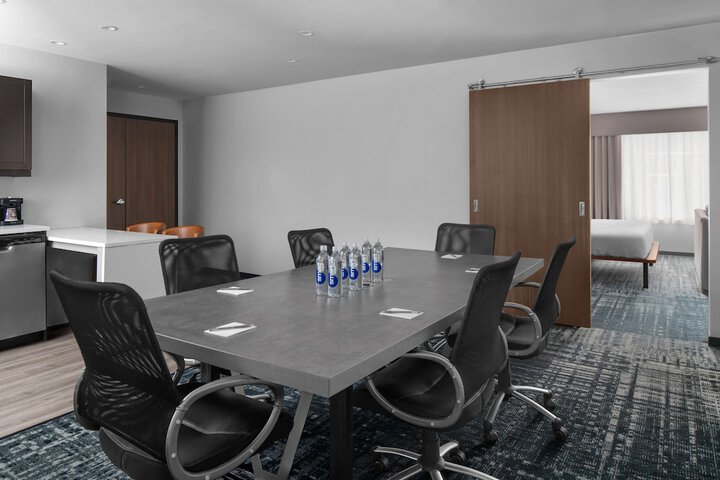 Room 32 of 54