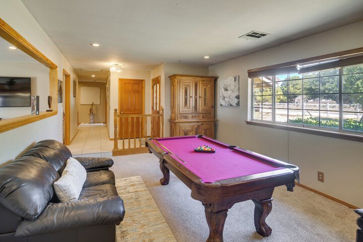 Spacious Lancaster Family Ranch - BBQ & Patio