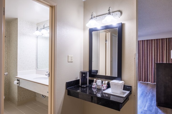Travelodge by Wyndham Monterey Bay