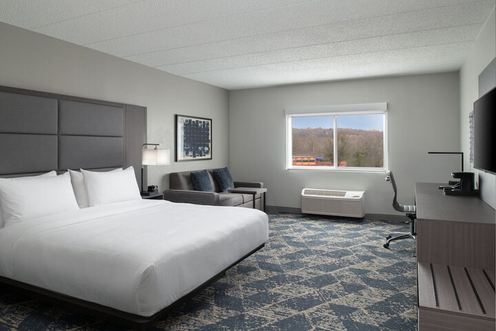 Room 9 of 27