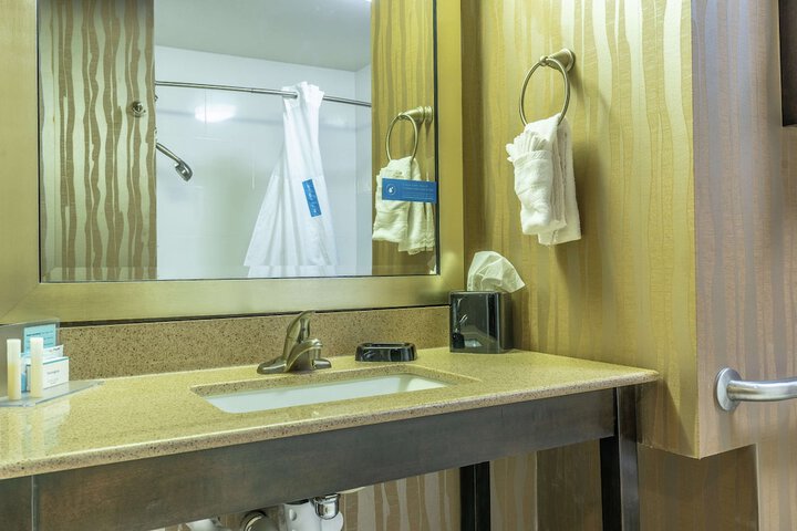 Room 20 of 28