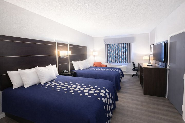Blaine Town Inn & Suites