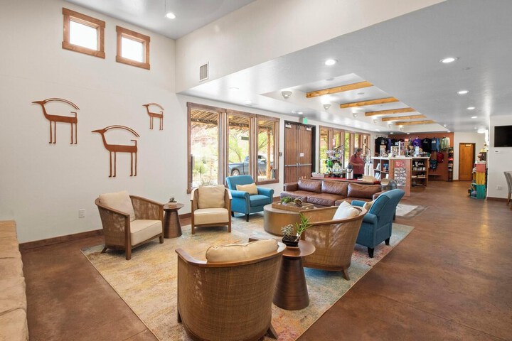 Bluff Dwellings Resort