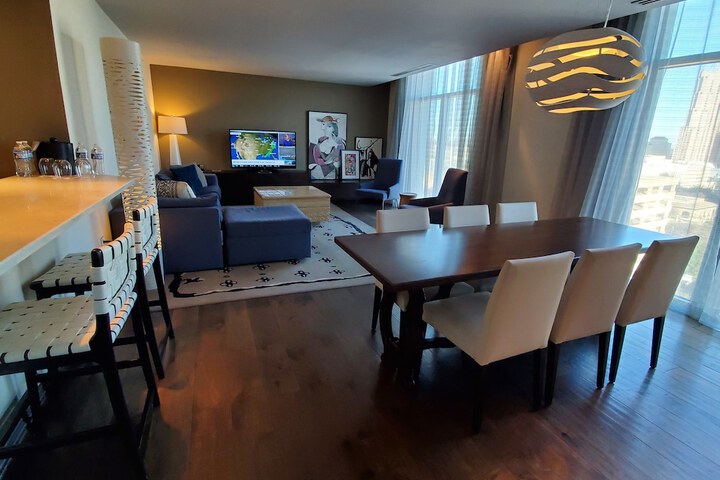 Room 32 of 98