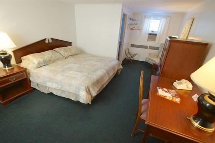 Travelers Inn