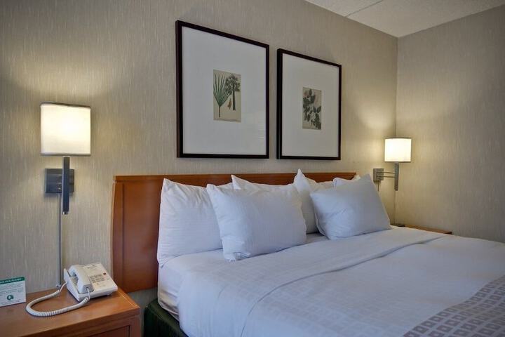 Room 14 of 22