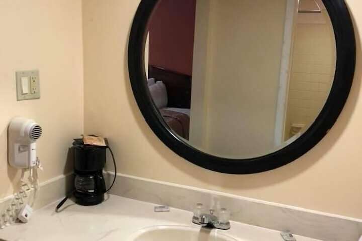 Room 18 of 48