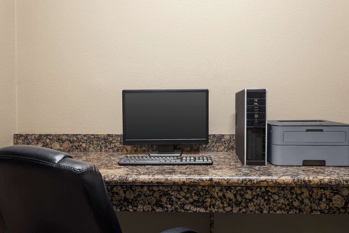 Business Center 38 of 38