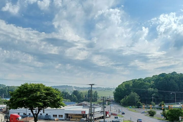 Knob Hill Motor Lodge – Hillsville