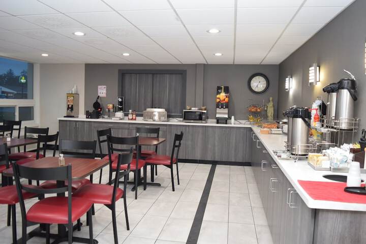 Breakfast/Coffee Service 29 of 34