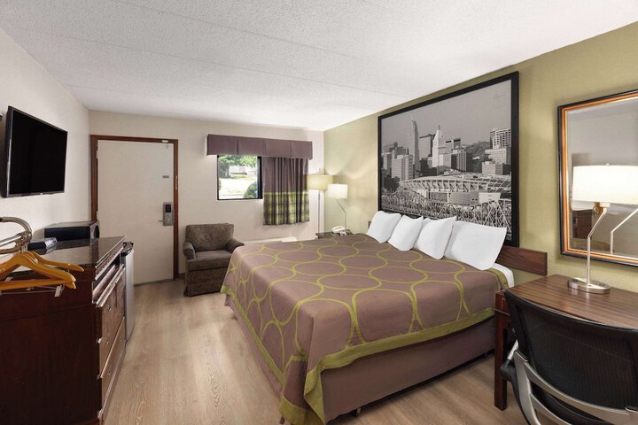Room 14 of 26