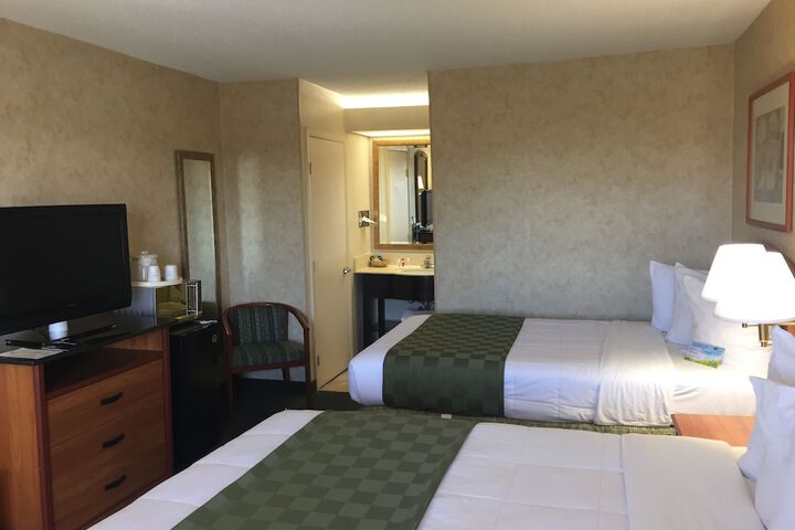 Room 21 of 38