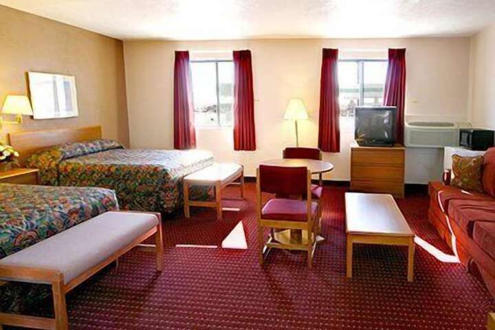Room 28 of 32