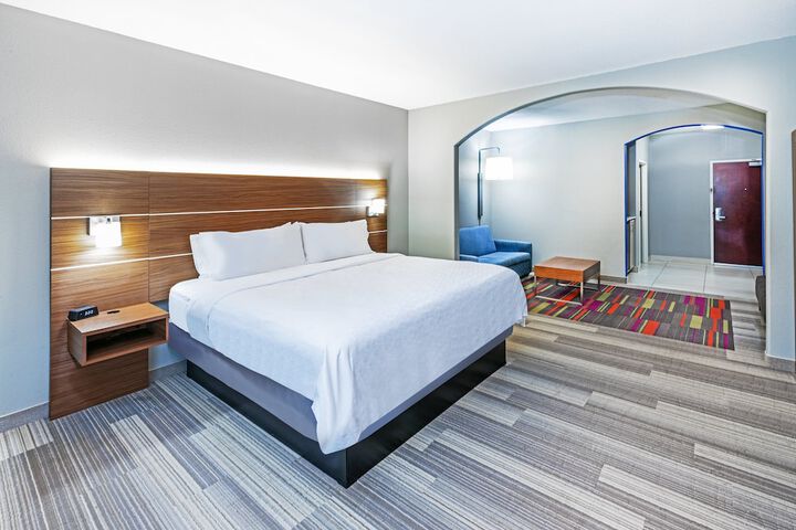 Room 19 of 38