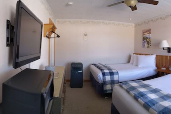 Isleview Motel and Cottages