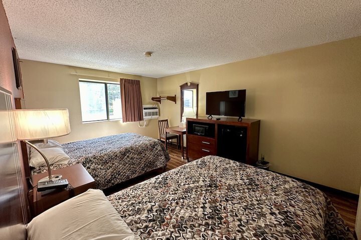 Room 8 of 10
