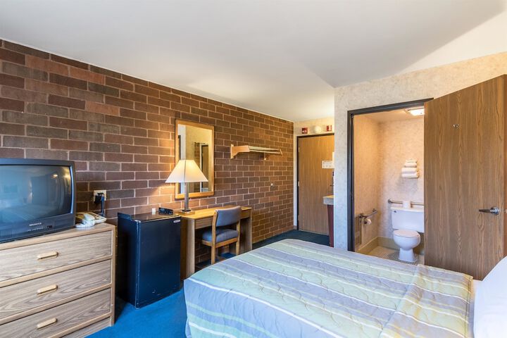 Room 13 of 40