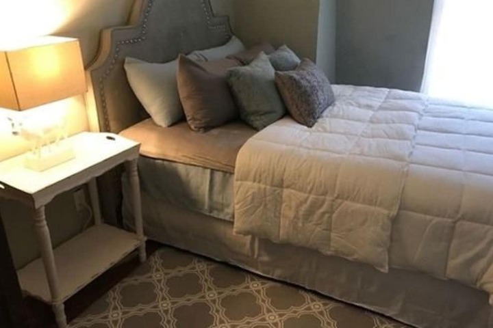 Vineyard Mansion & Carriage House Bed & Breakfast