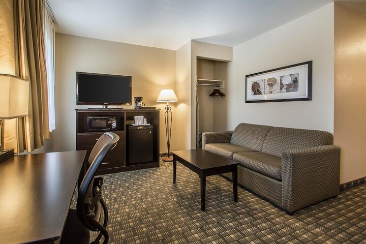 Room 17 of 32