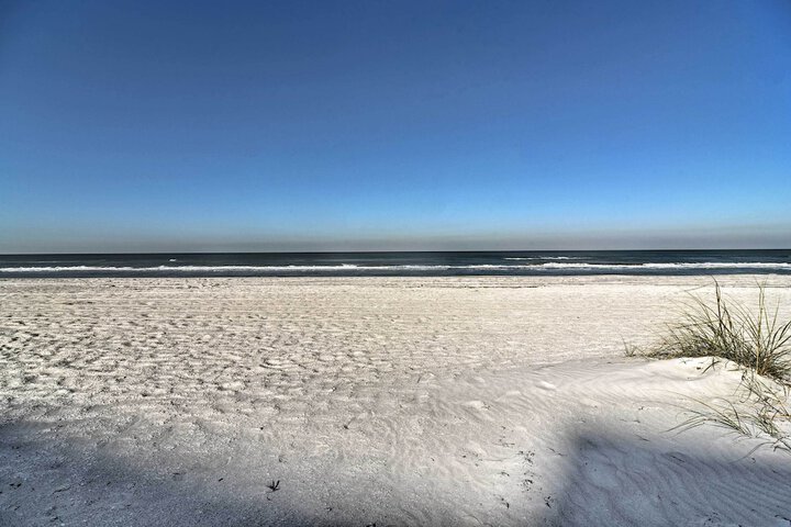 Steps to Beach Cabana: Indian Shores Cottage