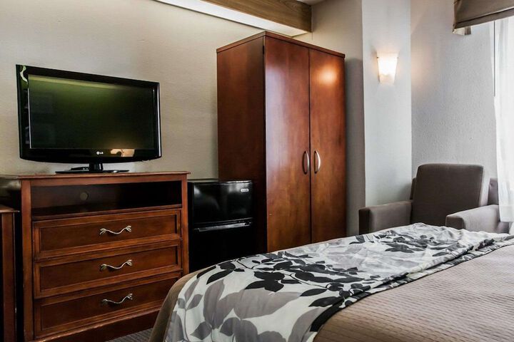 Room 19 of 39