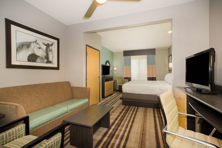 Room 32 of 45