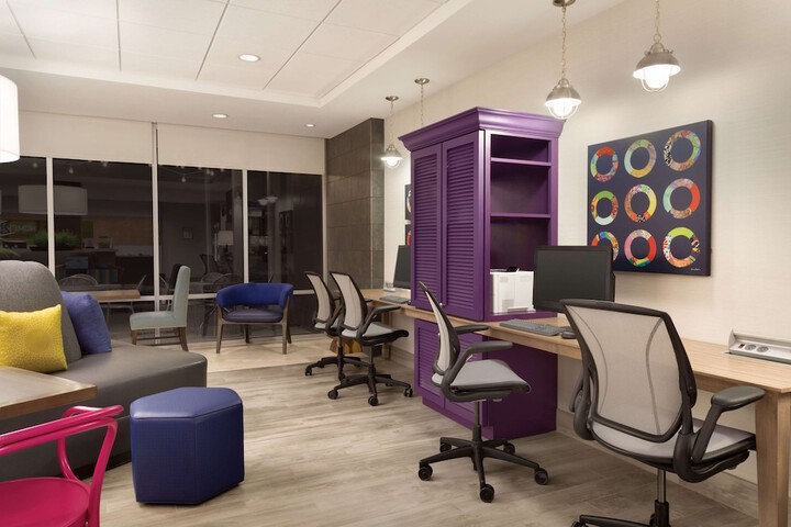 Business Center 26 of 26