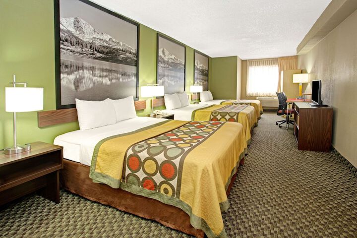 Room 8 of 15