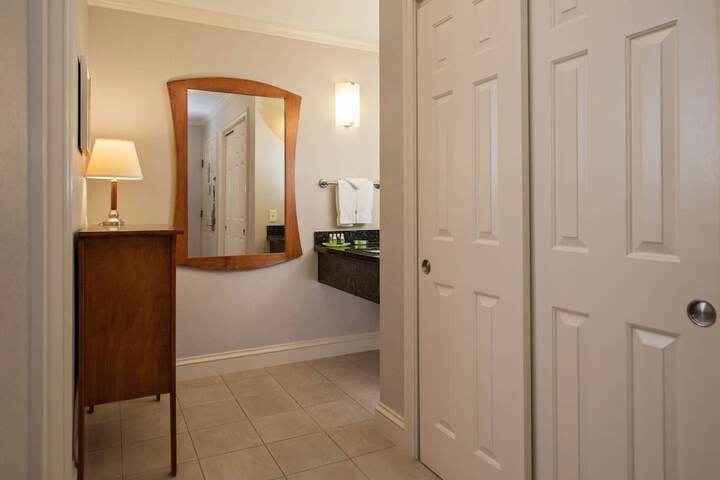 Room 43 of 71