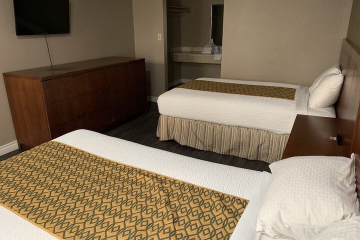 Room 8 of 31