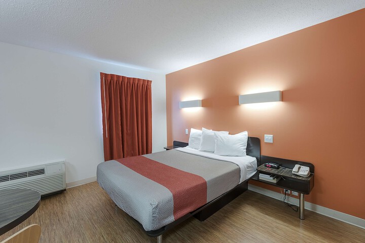 Motel 6 Brandon MB