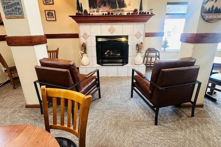 Yellowstone Lodge
