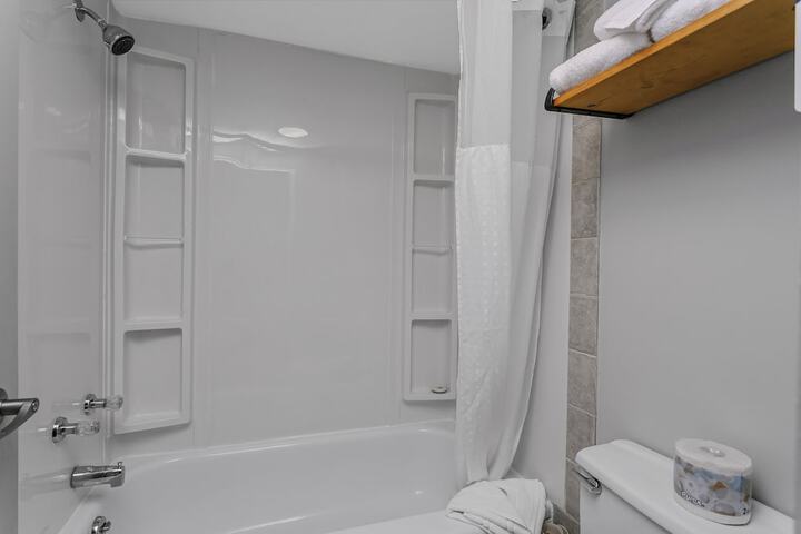 Room 10 of 52