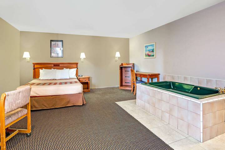 Room 5 of 13