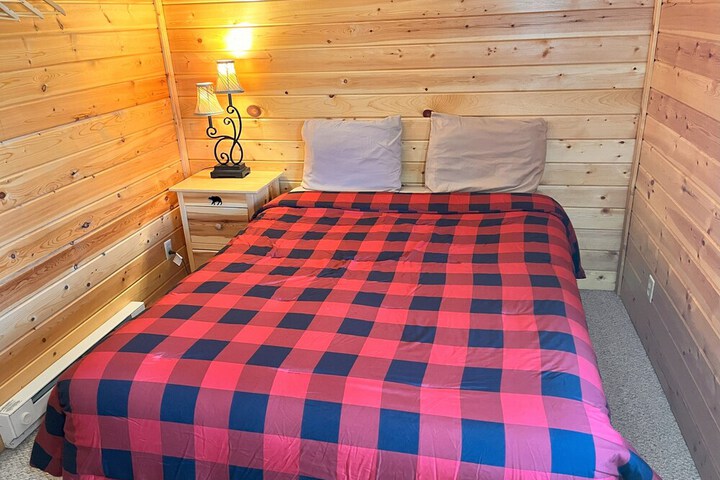 Horseshoe Bay Lodge
