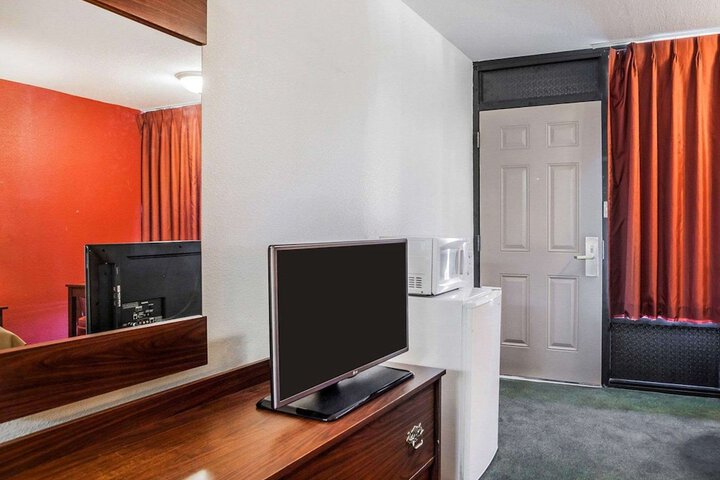 Room 18 of 30