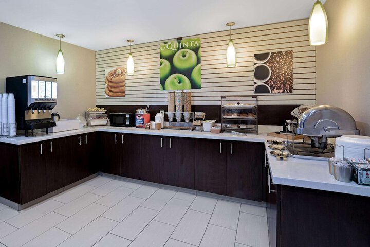 La Quinta Inn & Suites by Wyndham Knoxville North I-75