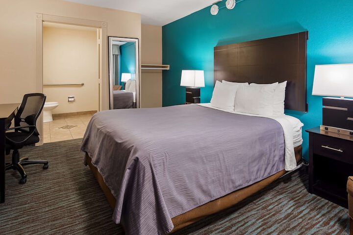 Room 18 of 24
