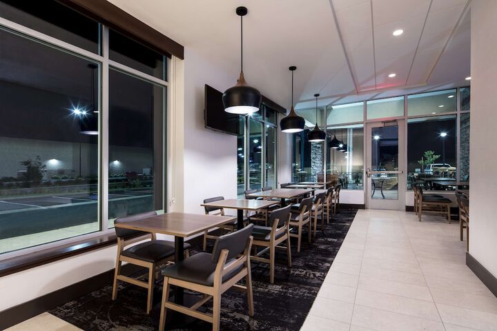 Hyatt Place Delano