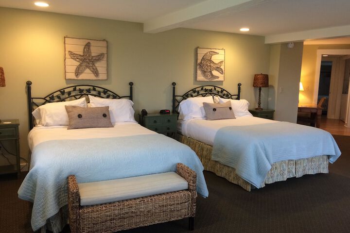 Glen Cove Inn & Suites