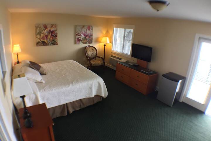 Room 8 of 19