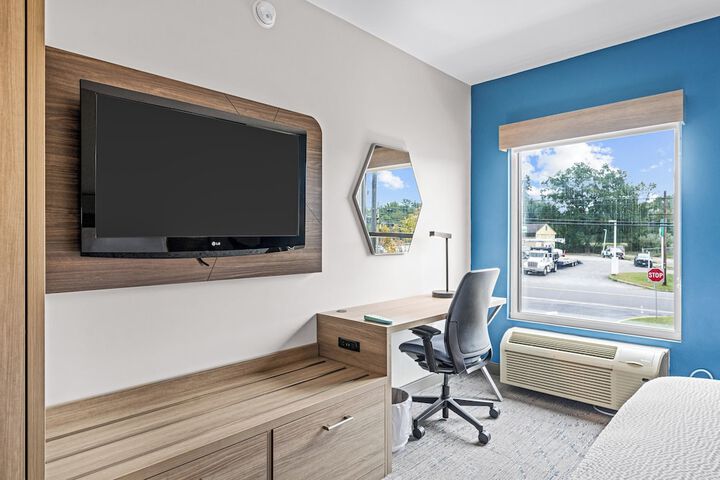 Holiday Inn Express Hotel & Suites Carneys Point by IHG