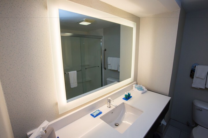 Room 40 of 75