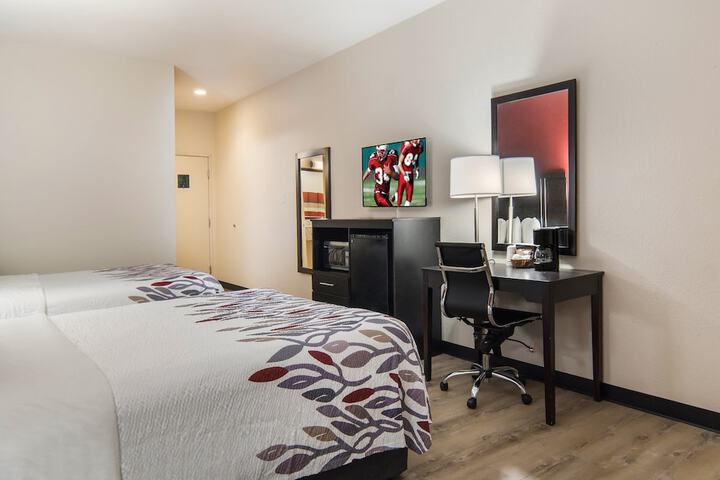 Room 11 of 28