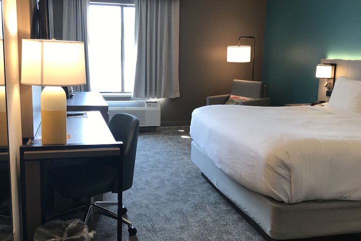 Comfort Inn & Suites NW Milwaukee